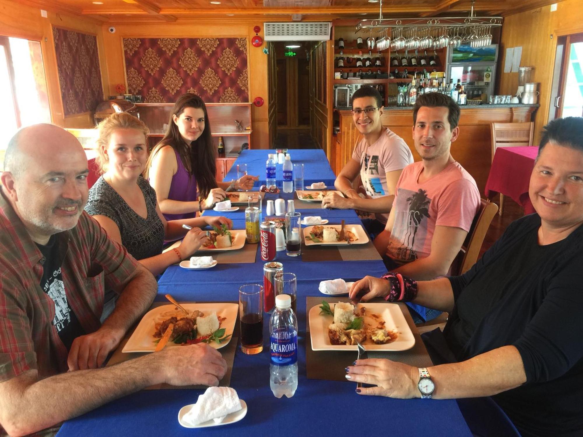 Venezia Boutique Cruises - Catba Island Hotel Chan Chau ภายนอก รูปภาพ
