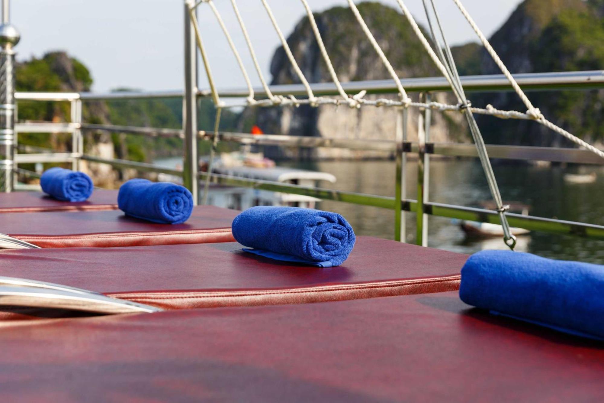 Venezia Boutique Cruises - Catba Island Hotel Chan Chau ภายนอก รูปภาพ