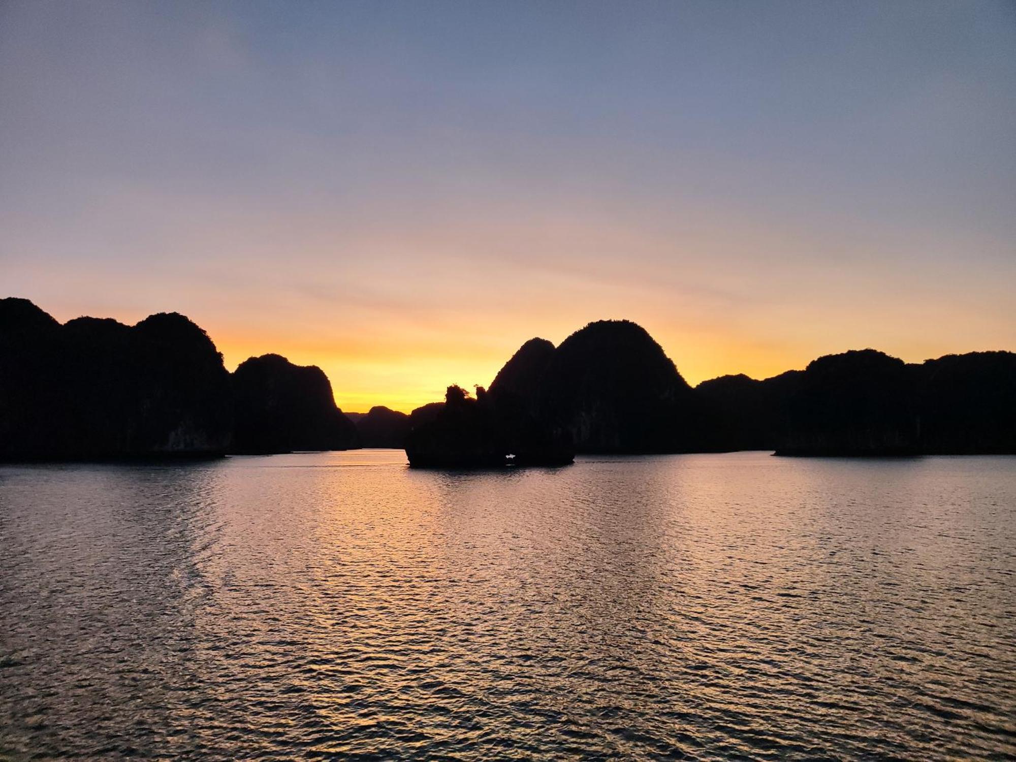 Venezia Boutique Cruises - Catba Island Hotel Chan Chau ภายนอก รูปภาพ