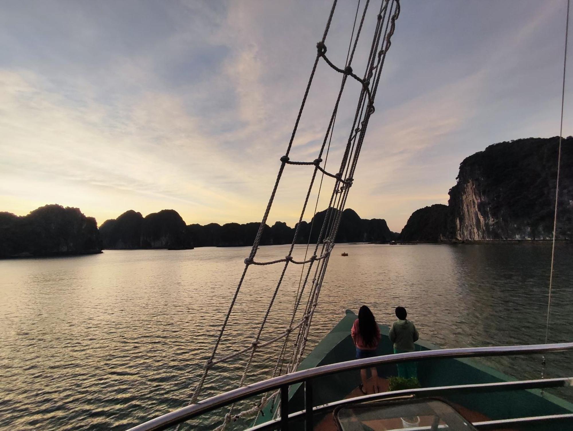 Venezia Boutique Cruises - Catba Island Hotel Chan Chau ภายนอก รูปภาพ