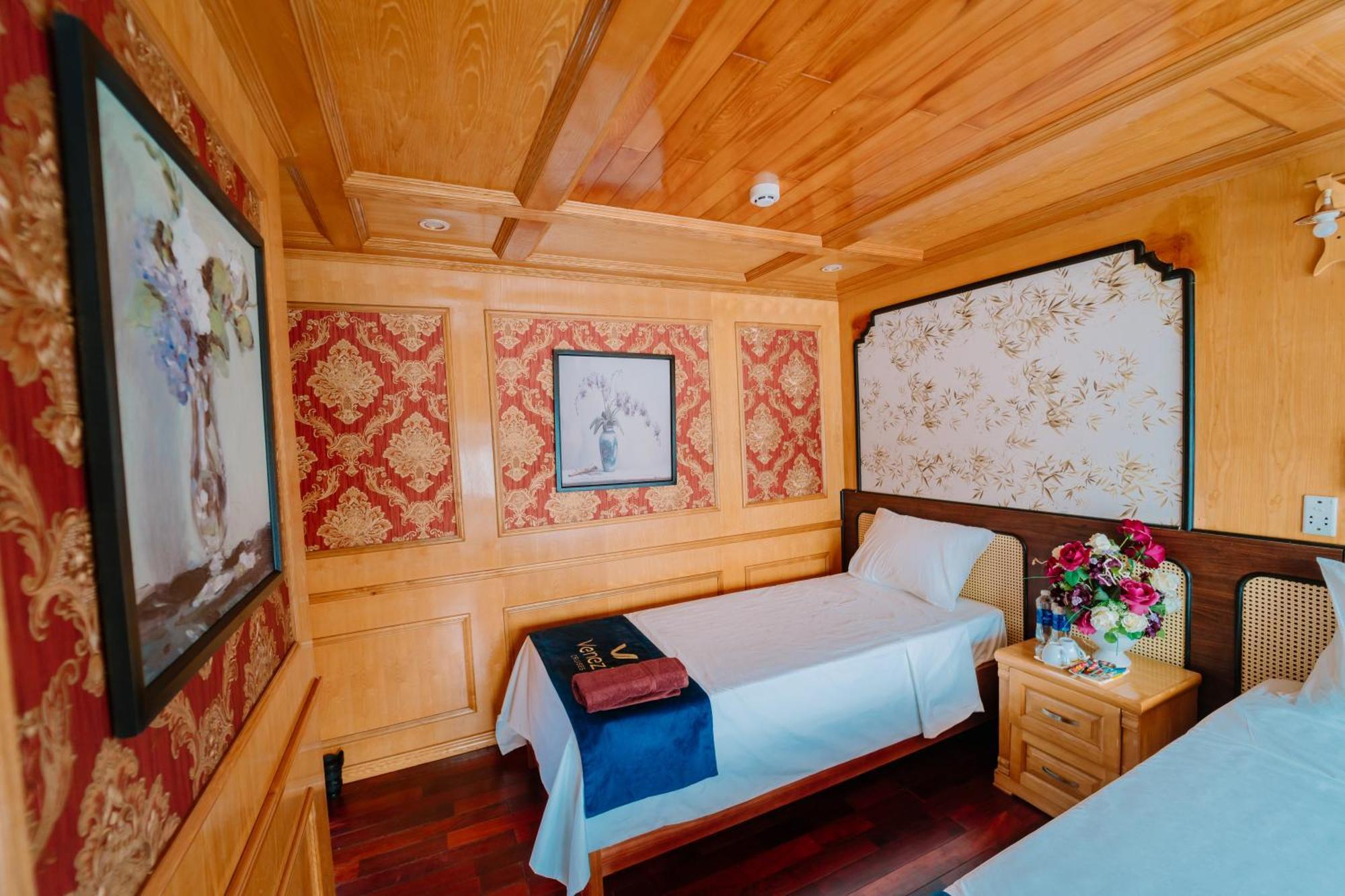 Venezia Boutique Cruises - Catba Island Hotel Chan Chau ภายนอก รูปภาพ
